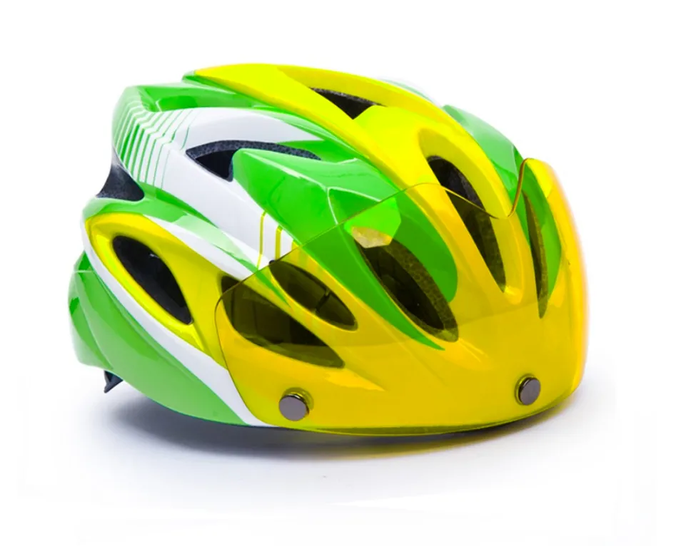 New Versatile Skating Helmet (With Visor)
